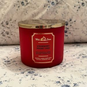 Bath & Body Works Strawberry Pound Cake 3-Wick Candle